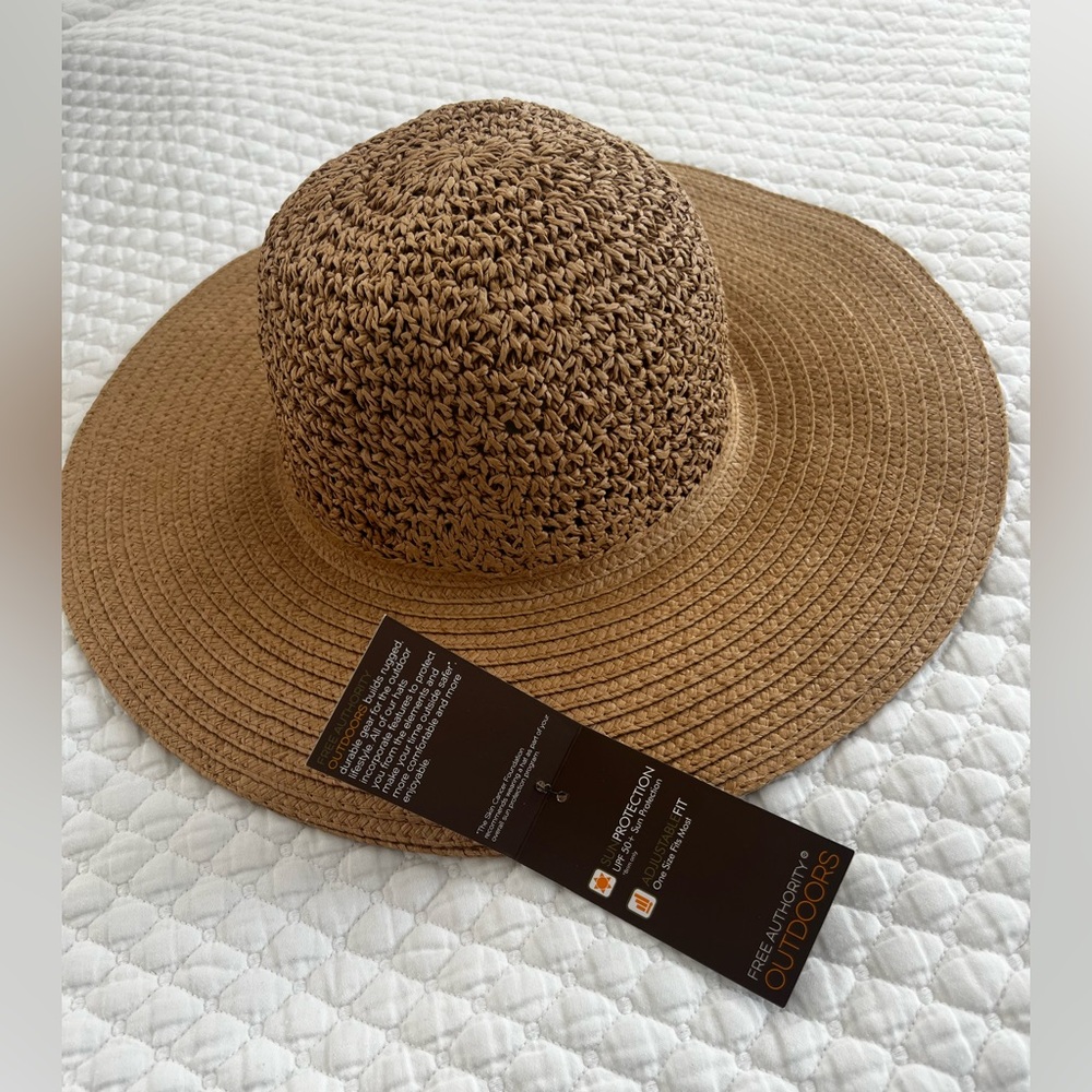 NWT SPF 50 Natural Hat